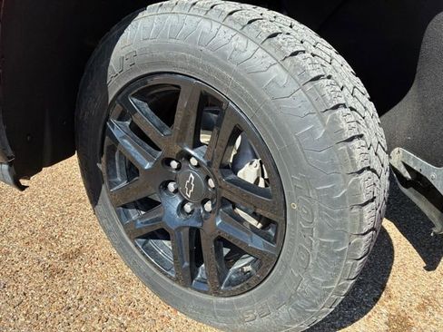 Used 2020 Chevrolet Silverado 1500 LT Trail Boss image 11