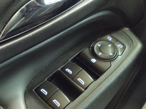 Used 2019 Chevrolet Equinox Premier image 27