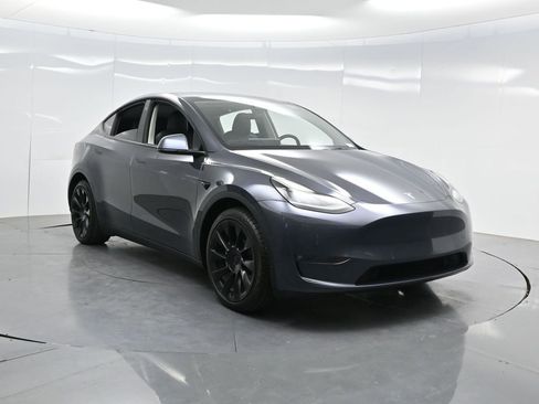 Used 2021 Tesla Model Y Long Range AWD/4WD image 27
