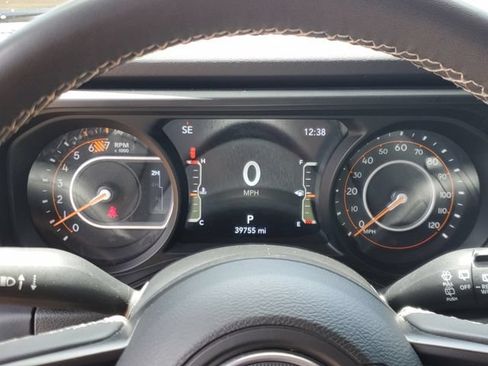 Used 2025 Jeep Wrangler Unlimited Rubicon AWD/4WD image 19