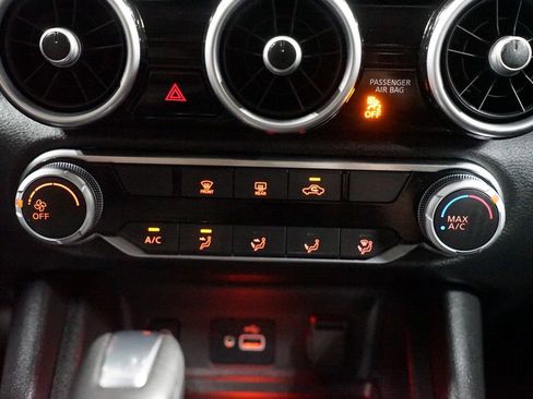 Used 2024 Nissan Sentra S FWD image 19