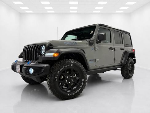 Used 2023 Jeep Wrangler Unlimited AWD/4WD image 4