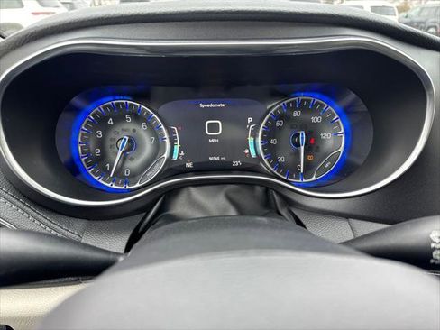 Certified 2020 Chrysler Pacifica Limited image 16