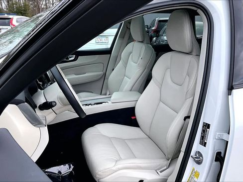 Certified 2023 Volvo XC60 B5 Plus w/ Climate Package image 9