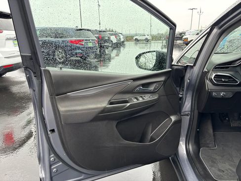Used 2023 Chevrolet Bolt LT image 23
