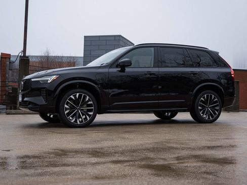 New 2026 Volvo XC90 T8 Ultra image 3