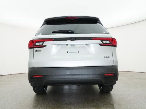 New 2026 Toyota Grand Highlander FWD image 23