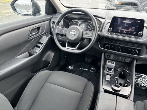Used 2024 Nissan Rogue S image 22