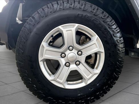 Used 2021 Jeep Wrangler Sport S AWD/4WD image 11