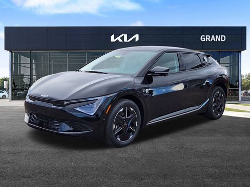 New 2025 Kia EV6 Wind image 4