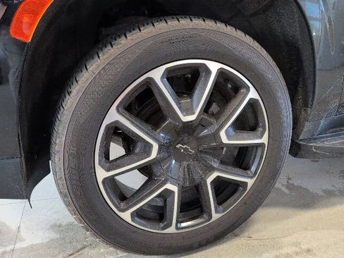 Used 2022 Chevrolet Tahoe RST w/ Luxury Package AWD/4WD image 7