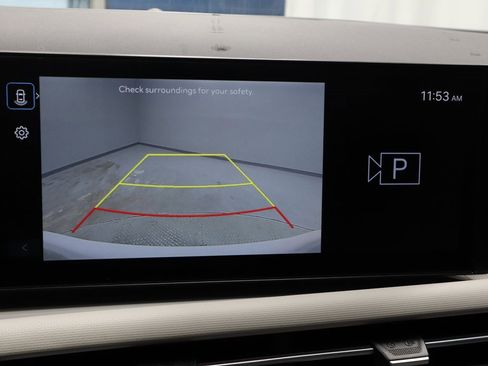 Certified 2025 Hyundai Tucson SE image 3