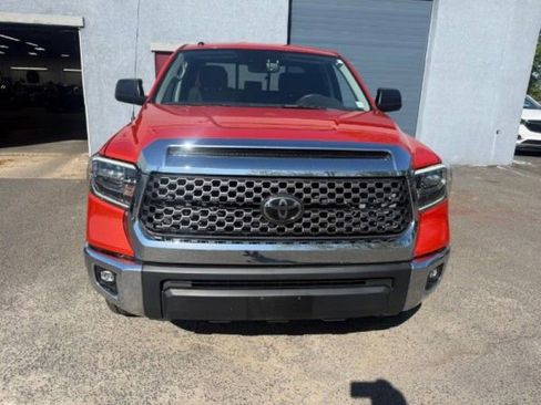 Used 2018 Toyota Tundra SR5 w/ TRD Off Road Package AWD/4WD image 9
