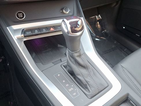 Used 2024 Audi Q3 2.0T Premium Plus w/ Premium Plus Package image 16