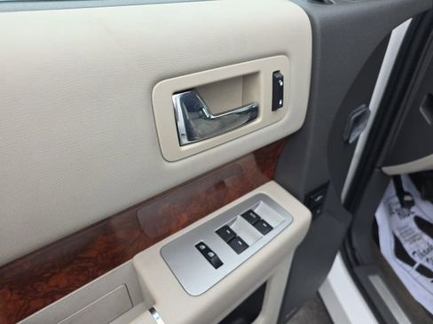 Used 2010 Ford Flex Limited AWD/4WD image 17