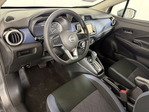 Used 2025 Nissan Versa SV FWD image 3