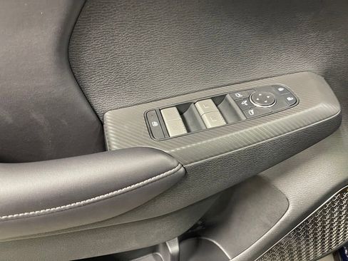 New 2025 Mitsubishi Outlander SE image 21