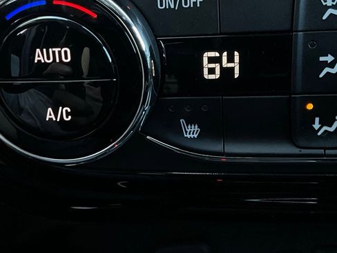 Used 2025 Chevrolet Trax LT w/ LT Convenience Package image 26