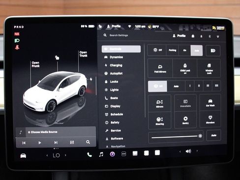 Used 2022 Tesla Model Y Long Range image 21