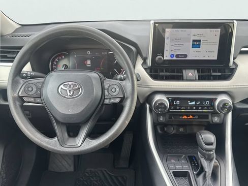 Used 2024 Toyota RAV4 XLE FWD image 19