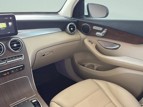 Certified 2022 Mercedes-Benz GLC 300 image 34