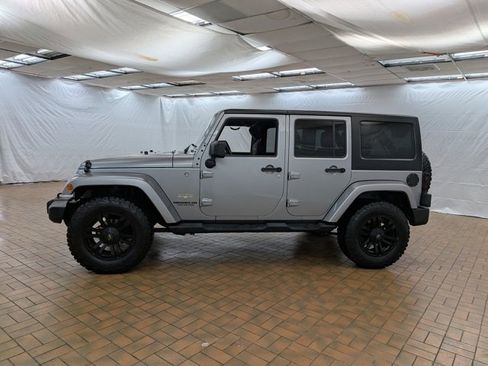Used 2015 Jeep Wrangler Unlimited Sahara w/ Dual Top Group image 4