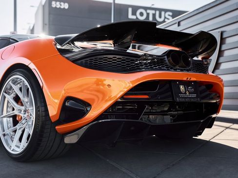 Used 2024 McLaren 750S Spider image 18