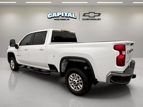 Used 2024 Chevrolet Silverado 2500 LT w/ Convenience Package image 4