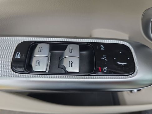 Certified 2025 Mercedes-Benz GLC 300 4MATIC image 30