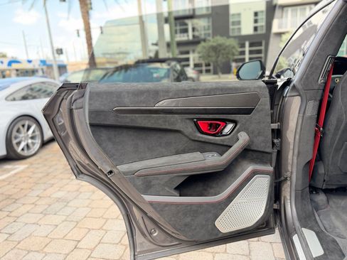 Used 2024 Lamborghini Urus Performante AWD/4WD image 58