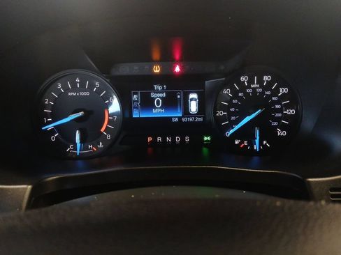 Used 2018 Ford Explorer XLT FWD image 22