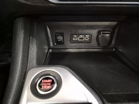 Used 2025 Nissan Sentra SR FWD image 28
