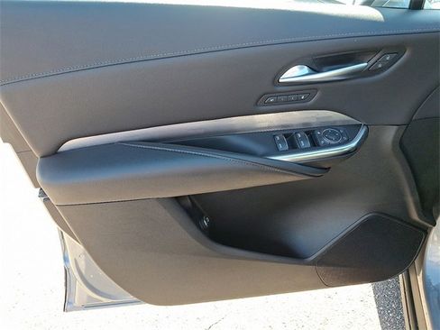 Used 2024 Cadillac XT4 Premium Luxury image 9