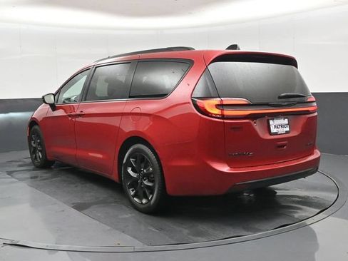 Used 2025 Chrysler Pacifica Limited FWD image 25