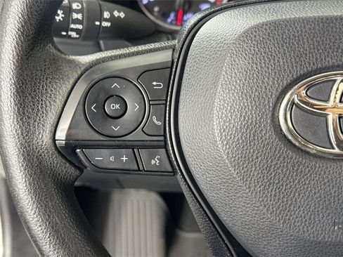 Used 2021 Toyota RAV4 XLE FWD image 15