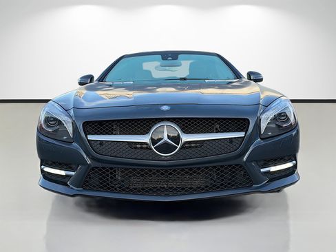 Used 2013 Mercedes-Benz SL 550 image 8