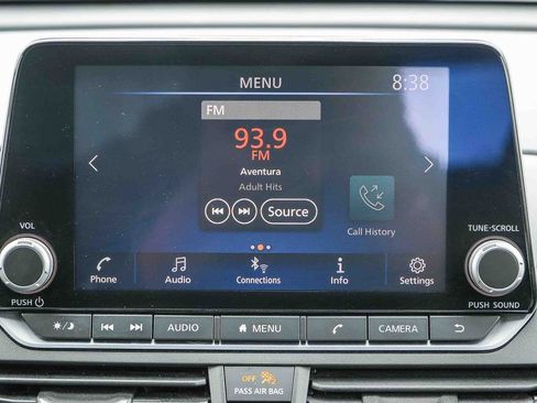 Used 2023 Nissan Altima 2.5 SV FWD image 14