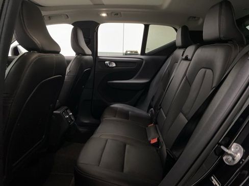 Used 2025 Volvo XC40 B5 Plus image 71