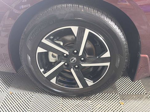 Used 2025 Nissan Sentra SV FWD image 27