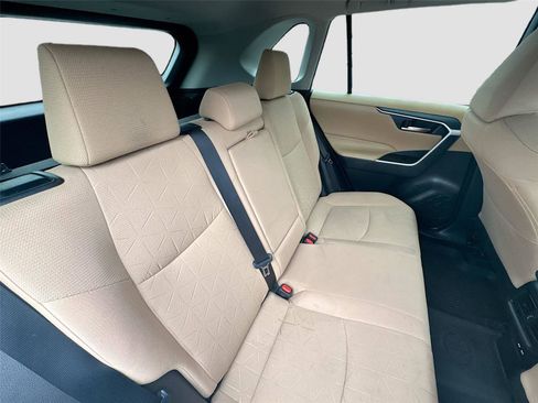Used 2021 Toyota RAV4 XLE image 26