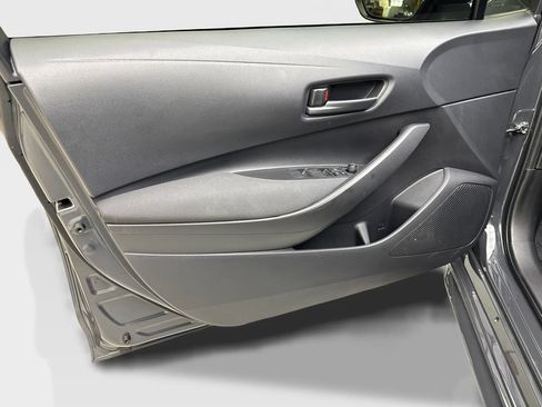 Used 2024 Toyota Corolla LE w/ LE Convenience Package FWD image 31