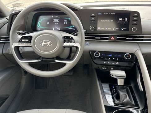 New 2026 Hyundai Elantra Blue image 2