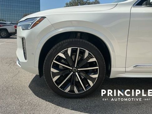 Certified 2025 Volvo XC90 B6 Plus image 7