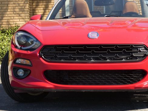 Used 2018 FIAT 124 Spider Lusso w/ Convenience Group image 19