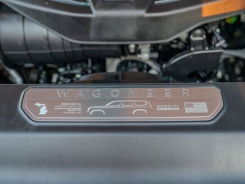 Used 2024 Jeep Wagoneer L Series II w/ Flexible Seating Group AWD/4WD image 12