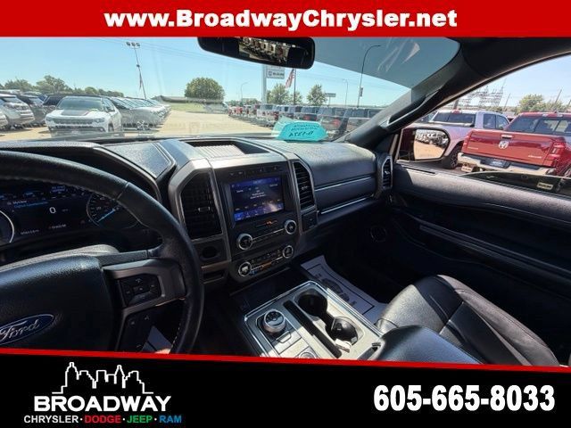 Used 2020 Ford Expedition XLT w/ Equipment Group 202A AWD/4WD image 19