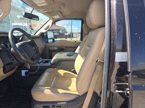 Used 2014 Ford F350 Lariat image 6