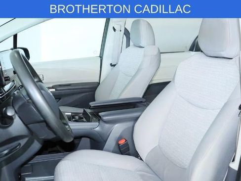 Used 2022 Toyota Sienna LE FWD image 20