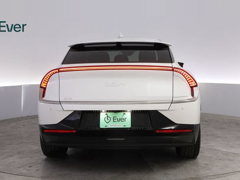 Used 2022 Kia EV6 Wind RWD image 15
