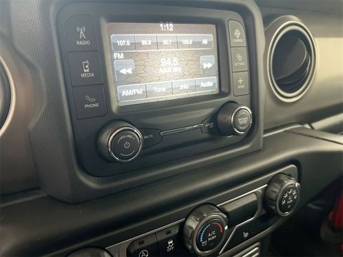 Used 2018 Jeep Wrangler Unlimited Sport S image 13